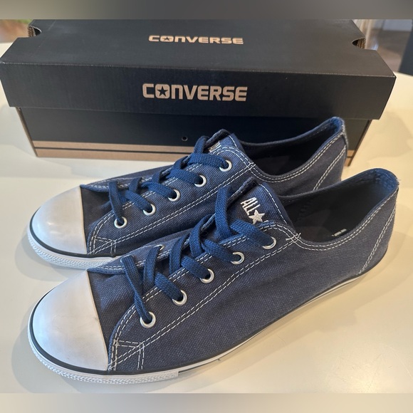 NIB Converse All Star Unisex Athletic shoes Tennis Shoes Women 11 Men 9 Navy - Picture 2 of 7